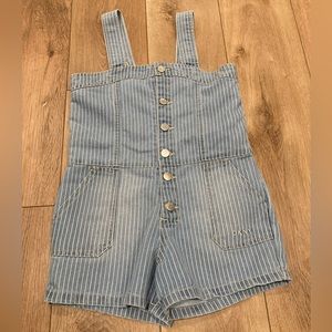 DKNY Girls' 8 Denim Overalls Shorts Pinstripe Buttons Pockets size 8 EUC